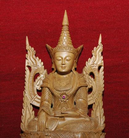 Buddha auf Lotosthron