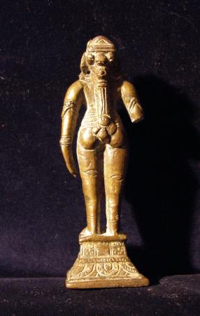 Weibliche Bronzestatue